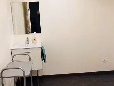 loue local pour infirmier(e)