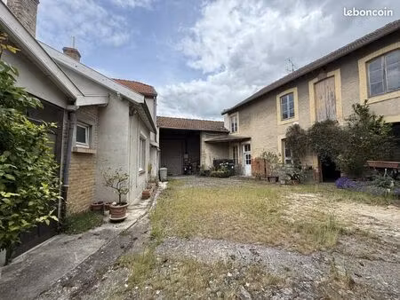 maison 8 pièces 202 m²