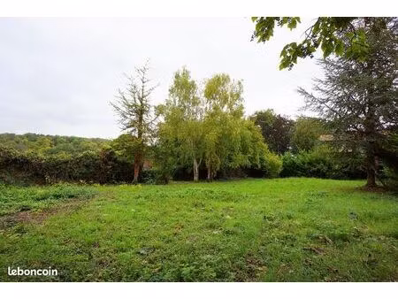 terrain 1 000 m² goussonville