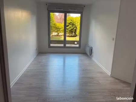 à vendre – charmant f2 avec jardin privatif et parking sécurisé – mantes-la-jolie