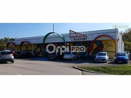local commercial 1 450 m²
