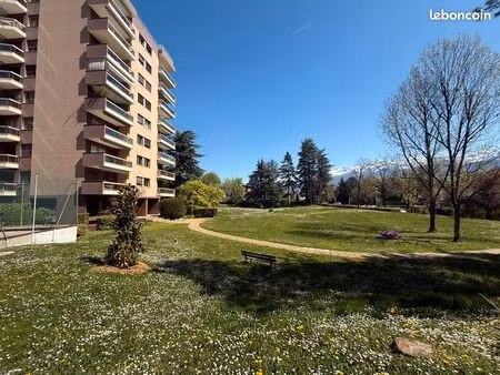 magnifique appartement 120m2  3 chambres  résidence de haut standing