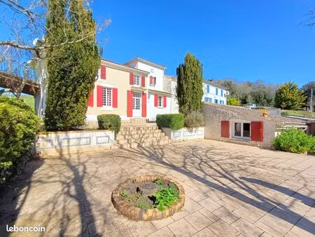 maison 6 pièces 158 m²