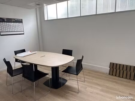 local commercial 113 m² montardon