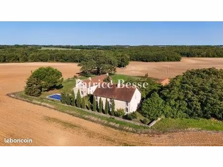ferme 10 pièces 370 m²