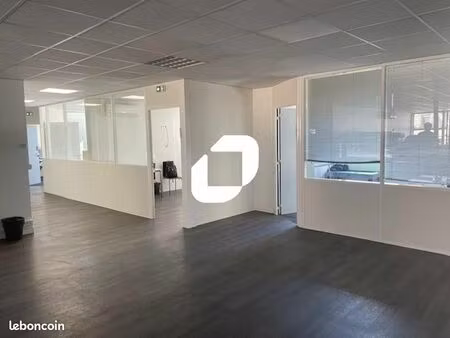 bureau 200 m²