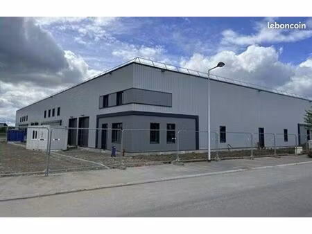 local d'activité 2 160 m²