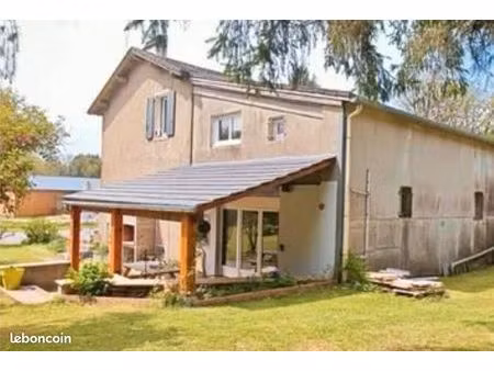 grande maison avec terrain