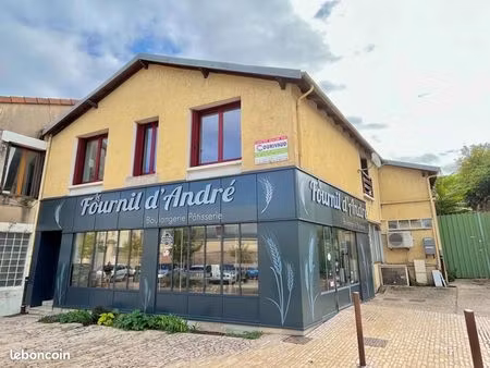 immeuble 10 pièces 330 m²