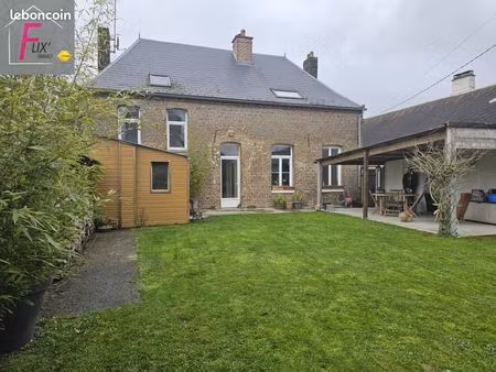 maison 6 pièces 144 m²