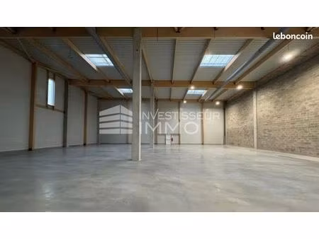 local d'activité 838 m²
