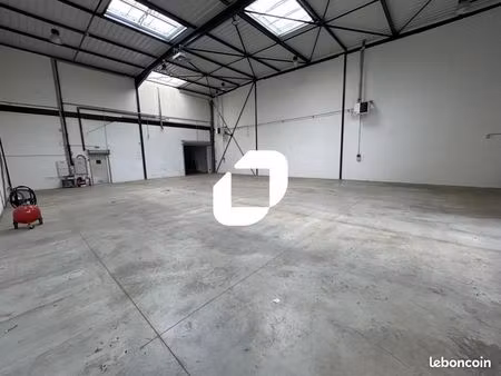 local d'activité 570 m²