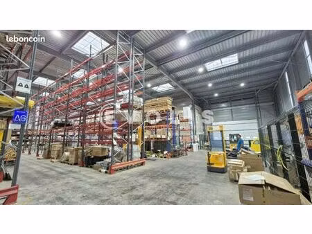 local d'activité 1 240 m²