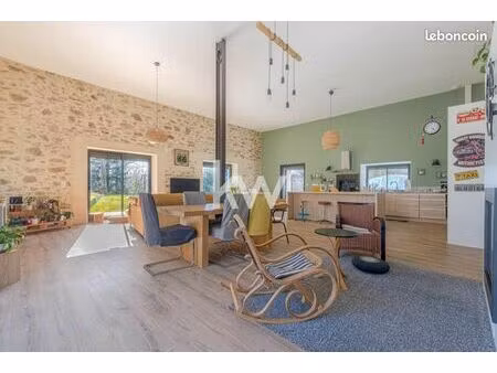 maison 8 pièces 240 m²