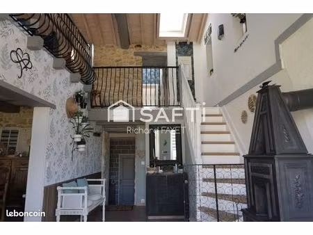 maison 10 pièces 302 m²