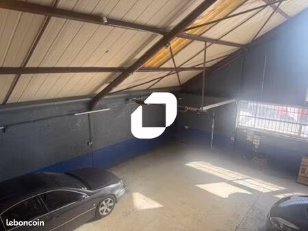 local d'activité 204 m²