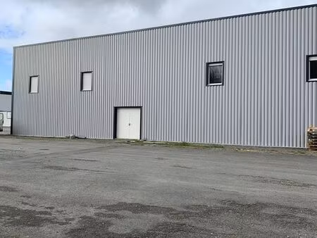 parking/box 15 m² nozay