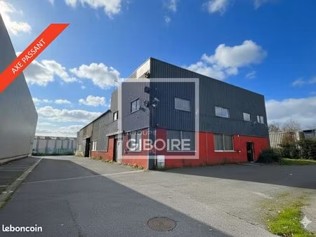 local d'activité 990 m²