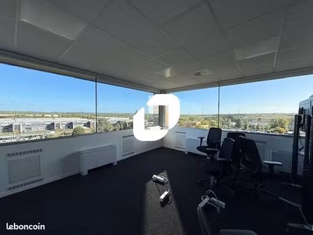 bureau 250 m²