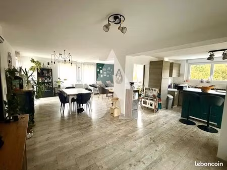 pavillon 6 pièces 185 m²