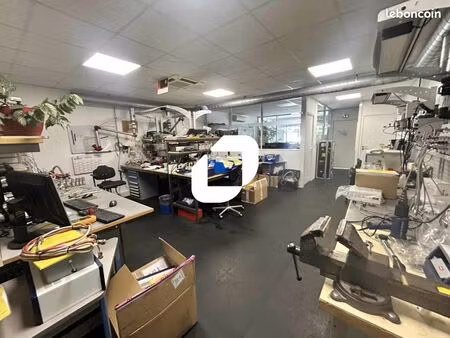 local d'activité 156 m²