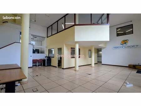 immeuble 11 pièces 590 m²