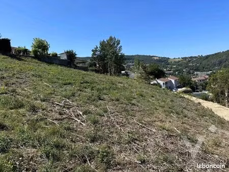 terrain 6800 m² unieux