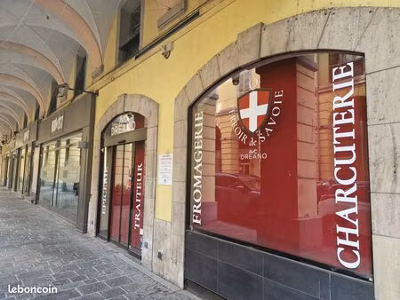 local commercial 52m² + 48m²