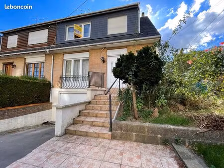 pavillon 4 pièces 94 m²