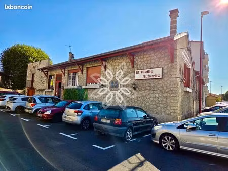 immeuble 20 pièces 305 m²