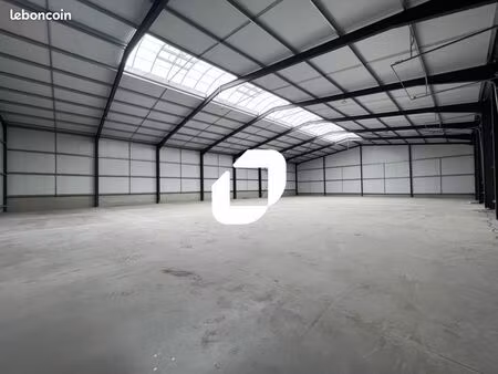 local d'activité 1 278 m²