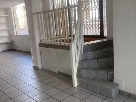 local commercial 83 m²