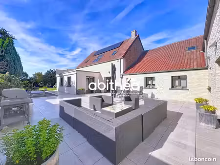 maison 9 pièces 317 m²