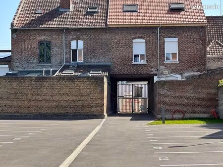 parking 20 places lens proche centre ville