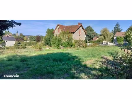 terrain constructible - pionsat - 686m2