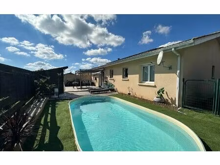 maison auros m² t-4 à vendre  224 900 €