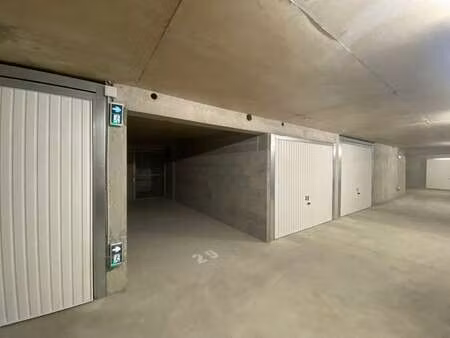 vente garage et parking à saint-malo (35400) : à vendre / saint-malo
