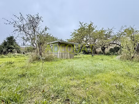 bourgoin jallieu  terrain plat  clos et constructible de 618