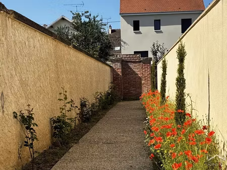 location locaux professionnels 2 pièces 70 m² à ecquevilly (78920)  1 150 €