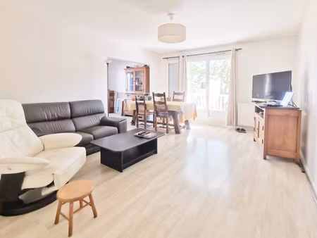 bel appartement 4p en excellent état  proche commerces et forêt