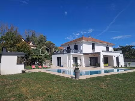 maison de 217 m² à sillans