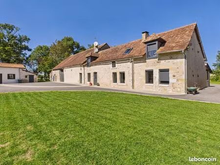 propriété 10 pièces 174 m²