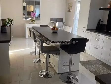 maison de 179 m² à jouy-mauvoisin