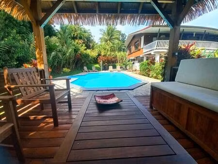 domaine  villa et appartements  à vendre  9 pièces petit bourg (971) piscine et jardin...