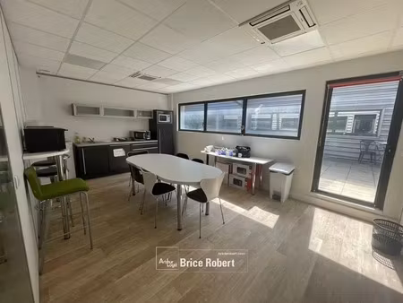 a louer - bureaux rénovés - rillieux-la-pape