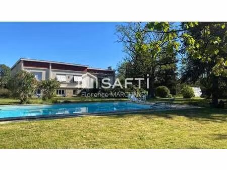 vente maison piscine à magné (79460) : à vendre piscine / 202m² magné