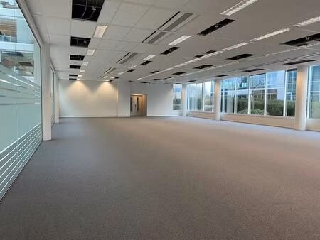 bureaux à louer à bourgetlaan 44 haren (rbu40515)