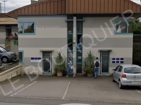 murs occupés 2 infirmieres  guilers