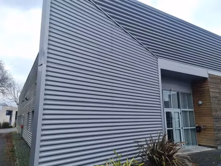 a louer entrepot et bureaux 730 m² la chapelle sur erdre