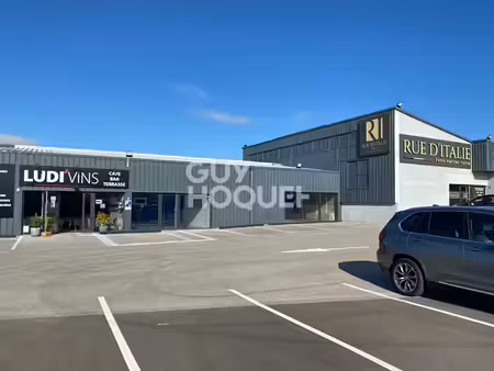 local commercial pusey 225 m2